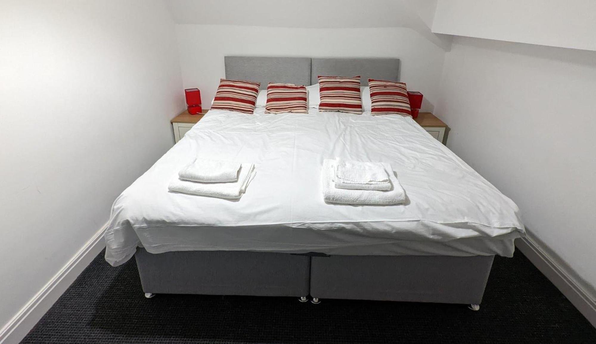 Coast Accommodation Station Road Apartments Μπλάκπουλ Δωμάτιο φωτογραφία